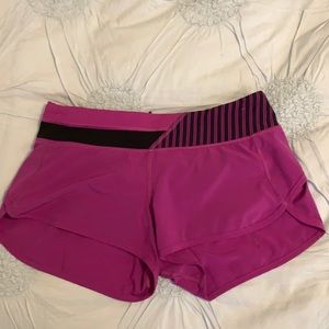 Lululemon speed up low rise 2.5 inch shorts.